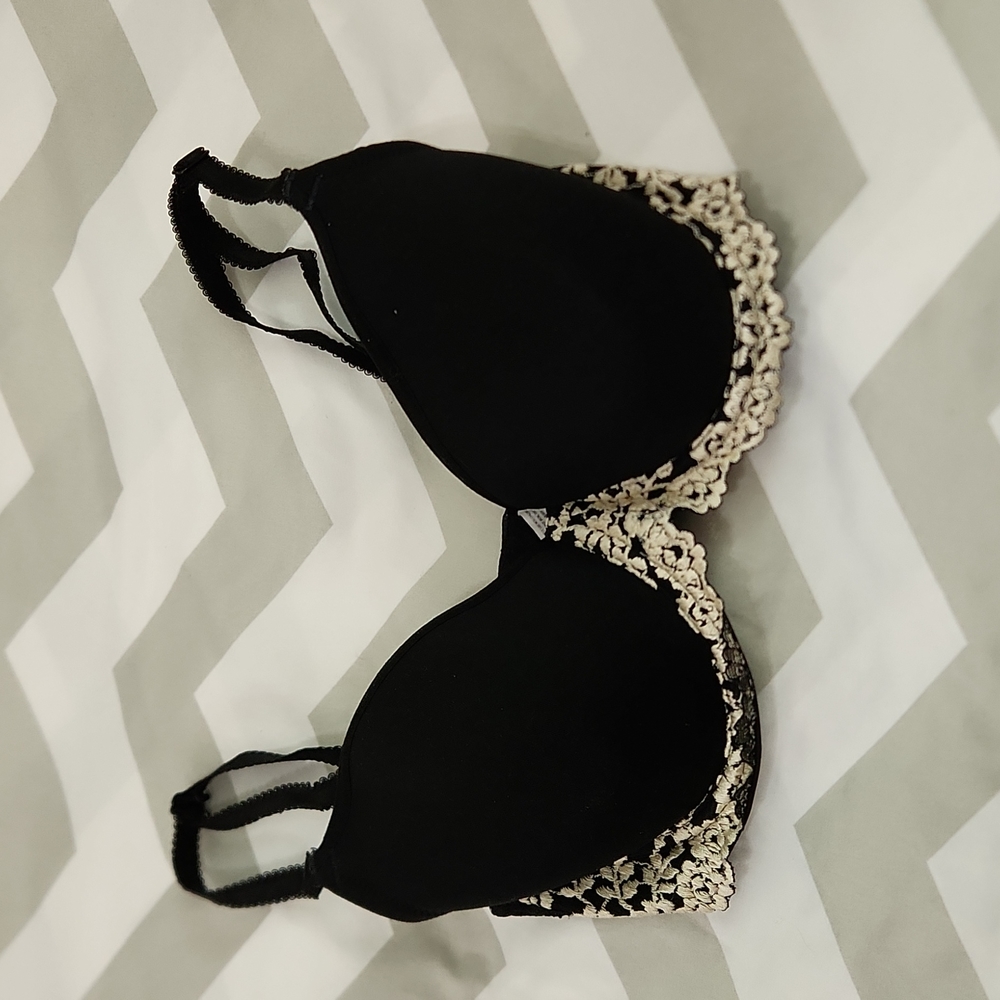 Wacoal Wired Floral Lace Bras - Size 32D
